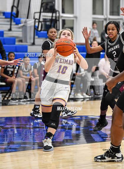 Thumbnail 3 in Hearne vs Weimar (UIL 2A Reg IV Bi-District Playoff) photogallery.