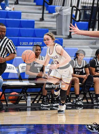 Thumbnail 3 in Hearne vs Weimar (UIL 2A Reg IV Bi-District Playoff) photogallery.