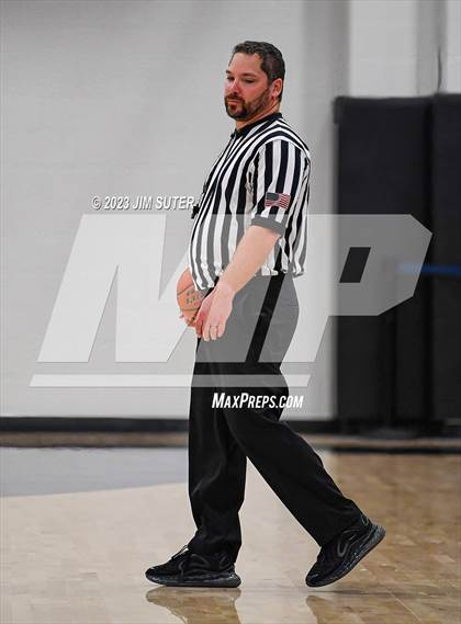 Thumbnail 1 in Hearne vs Weimar (UIL 2A Reg IV Bi-District Playoff) photogallery.