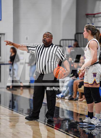 Thumbnail 2 in Hearne vs Weimar (UIL 2A Reg IV Bi-District Playoff) photogallery.