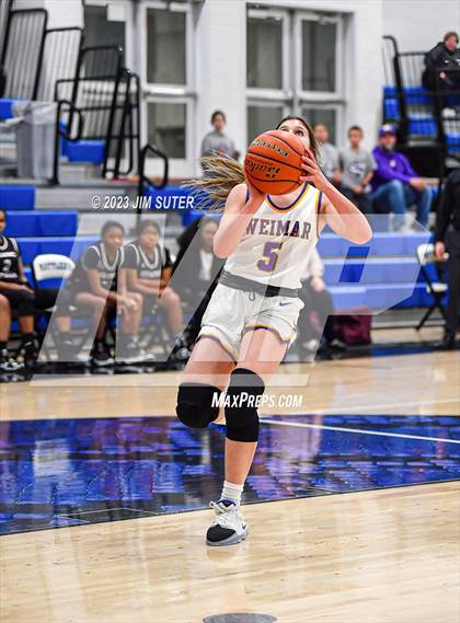 Thumbnail 2 in Hearne vs Weimar (UIL 2A Reg IV Bi-District Playoff) photogallery.
