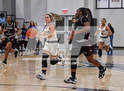 Thumbnail 1 in Hearne vs Weimar (UIL 2A Reg IV Bi-District Playoff) photogallery.