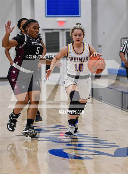 Thumbnail 1 in Hearne vs Weimar (UIL 2A Reg IV Bi-District Playoff) photogallery.