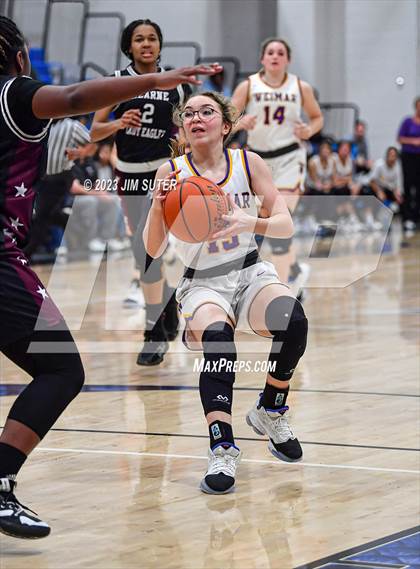 Thumbnail 1 in Hearne vs Weimar (UIL 2A Reg IV Bi-District Playoff) photogallery.