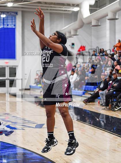 Thumbnail 2 in Hearne vs Weimar (UIL 2A Reg IV Bi-District Playoff) photogallery.