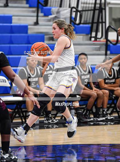 Thumbnail 2 in Hearne vs Weimar (UIL 2A Reg IV Bi-District Playoff) photogallery.