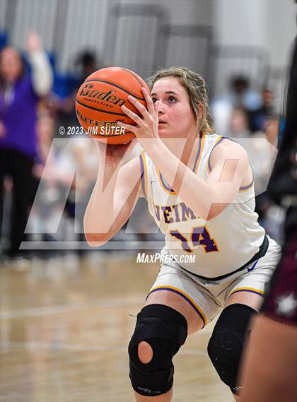 Thumbnail 2 in Hearne vs Weimar (UIL 2A Reg IV Bi-District Playoff) photogallery.