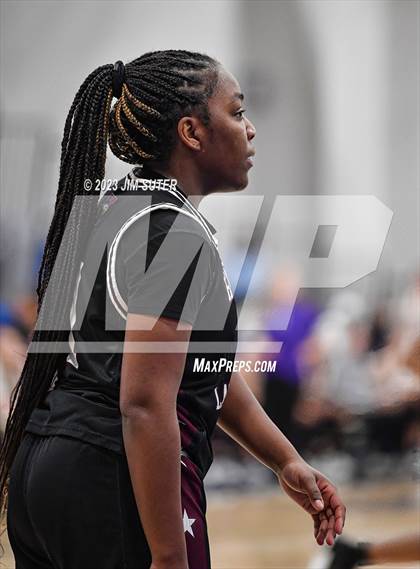 Thumbnail 3 in Hearne vs Weimar (UIL 2A Reg IV Bi-District Playoff) photogallery.