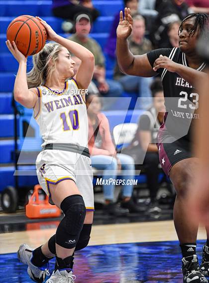 Thumbnail 3 in Hearne vs Weimar (UIL 2A Reg IV Bi-District Playoff) photogallery.