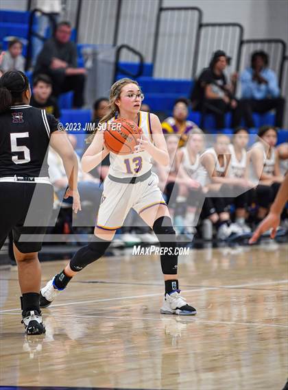 Thumbnail 3 in Hearne vs Weimar (UIL 2A Reg IV Bi-District Playoff) photogallery.