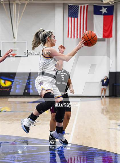 Thumbnail 3 in Hearne vs Weimar (UIL 2A Reg IV Bi-District Playoff) photogallery.