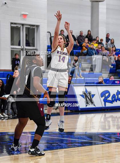 Thumbnail 3 in Hearne vs Weimar (UIL 2A Reg IV Bi-District Playoff) photogallery.