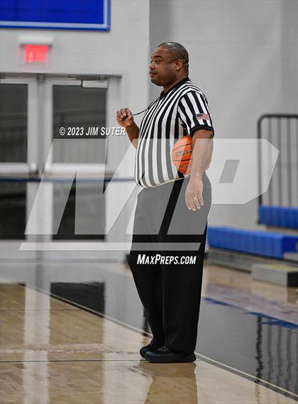 Thumbnail 2 in Hearne vs Weimar (UIL 2A Reg IV Bi-District Playoff) photogallery.