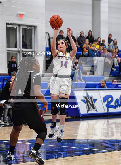 Thumbnail 2 in Hearne vs Weimar (UIL 2A Reg IV Bi-District Playoff) photogallery.