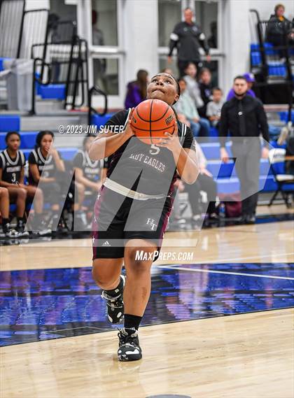 Thumbnail 1 in Hearne vs Weimar (UIL 2A Reg IV Bi-District Playoff) photogallery.