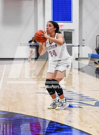 Thumbnail 3 in Hearne vs Weimar (UIL 2A Reg IV Bi-District Playoff) photogallery.