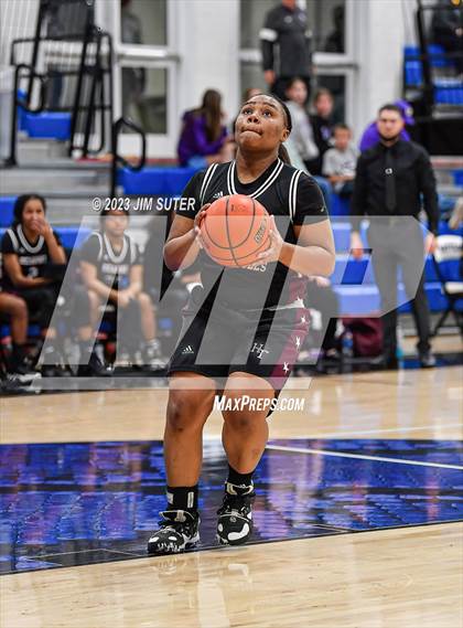 Thumbnail 2 in Hearne vs Weimar (UIL 2A Reg IV Bi-District Playoff) photogallery.