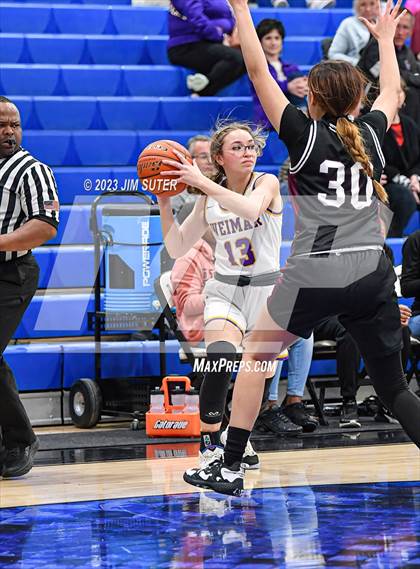 Thumbnail 3 in Hearne vs Weimar (UIL 2A Reg IV Bi-District Playoff) photogallery.