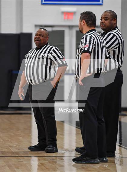 Thumbnail 1 in Hearne vs Weimar (UIL 2A Reg IV Bi-District Playoff) photogallery.