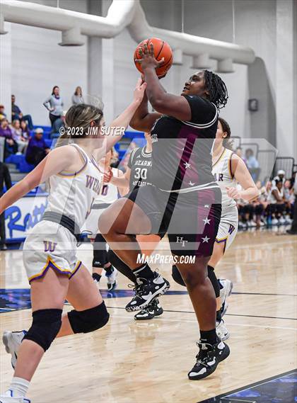 Thumbnail 2 in Hearne vs Weimar (UIL 2A Reg IV Bi-District Playoff) photogallery.