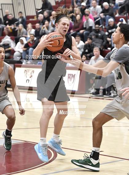 Thumbnail 3 in De La Salle vs. Mount Si (Rancho Mirage Holiday Invitational) photogallery.