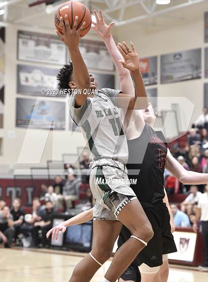 Thumbnail 2 in De La Salle vs. Mount Si (Rancho Mirage Holiday Invitational) photogallery.