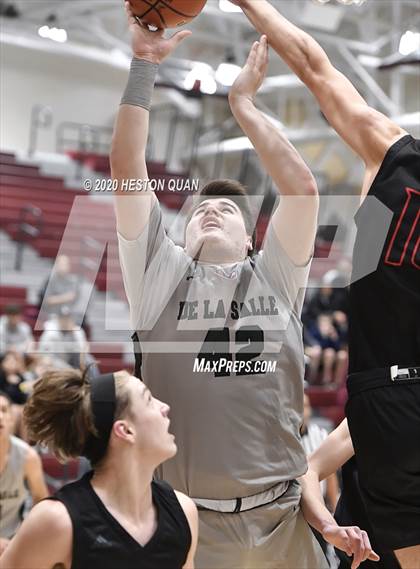 Thumbnail 1 in De La Salle vs. Mount Si (Rancho Mirage Holiday Invitational) photogallery.