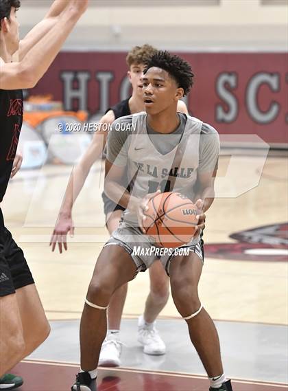 Thumbnail 2 in De La Salle vs. Mount Si (Rancho Mirage Holiday Invitational) photogallery.