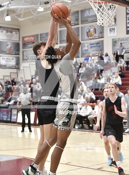 Thumbnail 1 in De La Salle vs. Mount Si (Rancho Mirage Holiday Invitational) photogallery.
