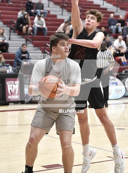 Thumbnail 1 in De La Salle vs. Mount Si (Rancho Mirage Holiday Invitational) photogallery.