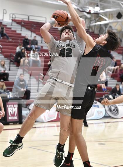 Thumbnail 2 in De La Salle vs. Mount Si (Rancho Mirage Holiday Invitational) photogallery.