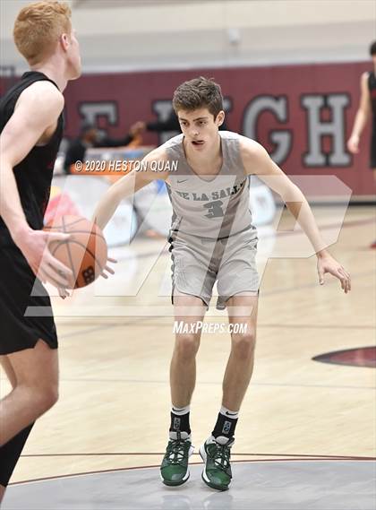 Thumbnail 2 in De La Salle vs. Mount Si (Rancho Mirage Holiday Invitational) photogallery.
