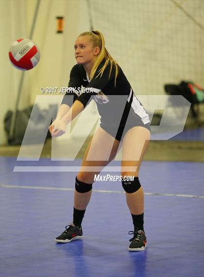Thumbnail 3 in Sutter vs Lincoln (CIVT Pre-season Varsity Tournament) photogallery.