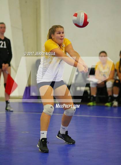 Thumbnail 3 in Sutter vs Lincoln (CIVT Pre-season Varsity Tournament) photogallery.