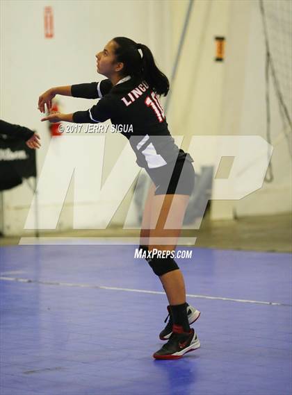 Thumbnail 3 in Sutter vs Lincoln (CIVT Pre-season Varsity Tournament) photogallery.