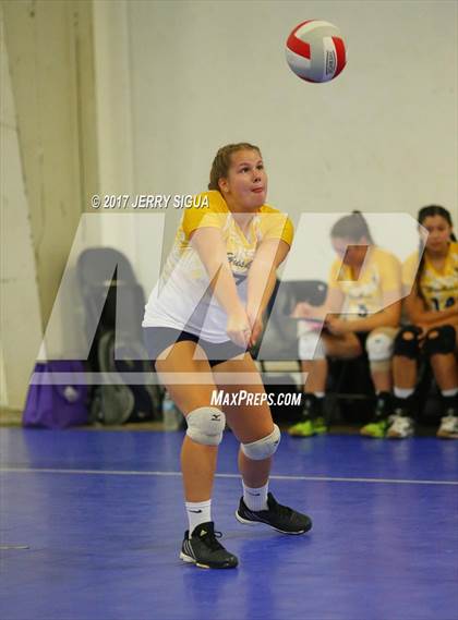 Thumbnail 2 in Sutter vs Lincoln (CIVT Pre-season Varsity Tournament) photogallery.