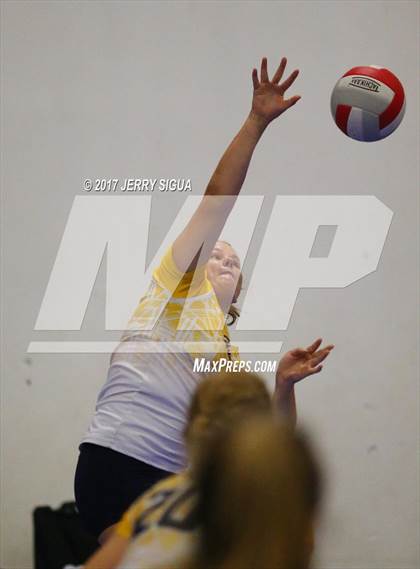 Thumbnail 2 in Sutter vs Lincoln (CIVT Pre-season Varsity Tournament) photogallery.