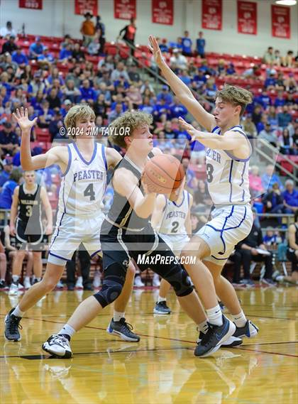 Thumbnail 1 in Clyde vs. Peaster (UIL 3A Area Playoff) photogallery.
