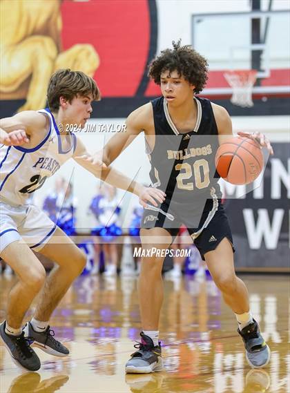 Thumbnail 2 in Clyde vs. Peaster (UIL 3A Area Playoff) photogallery.