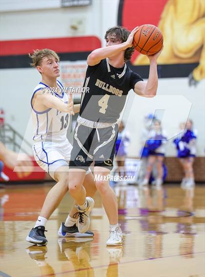 Thumbnail 1 in Clyde vs. Peaster (UIL 3A Area Playoff) photogallery.