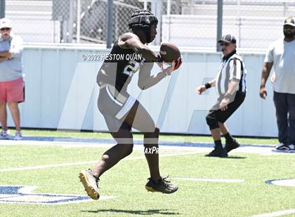 Thumbnail 1 in Mater Dei vs, Servite (Brave 8 Invitational) photogallery.