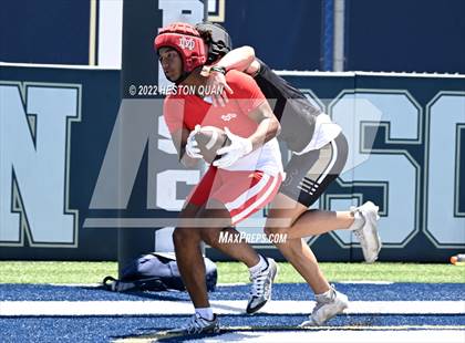 Thumbnail 2 in Mater Dei vs, Servite (Brave 8 Invitational) photogallery.