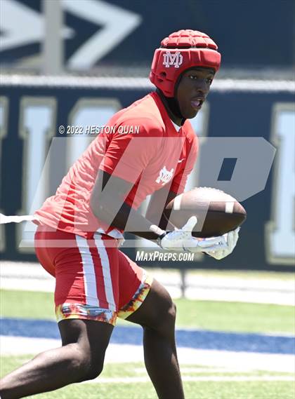 Thumbnail 1 in Mater Dei vs, Servite (Brave 8 Invitational) photogallery.