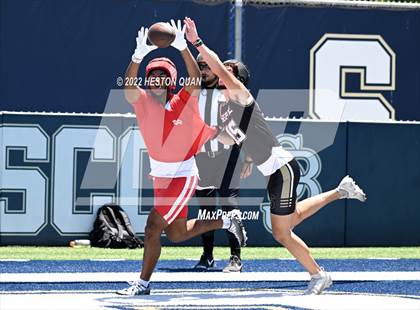 Thumbnail 3 in Mater Dei vs, Servite (Brave 8 Invitational) photogallery.
