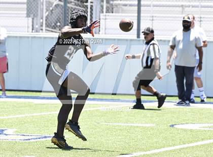 Thumbnail 2 in Mater Dei vs, Servite (Brave 8 Invitational) photogallery.