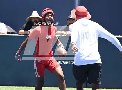 Thumbnail 2 in Mater Dei vs, Servite (Brave 8 Invitational) photogallery.