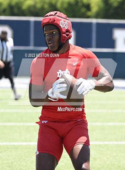 Thumbnail 3 in Mater Dei vs, Servite (Brave 8 Invitational) photogallery.