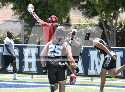 Thumbnail 2 in Mater Dei vs, Servite (Brave 8 Invitational) photogallery.