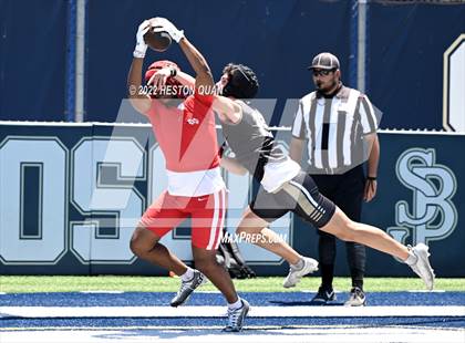 Thumbnail 2 in Mater Dei vs, Servite (Brave 8 Invitational) photogallery.
