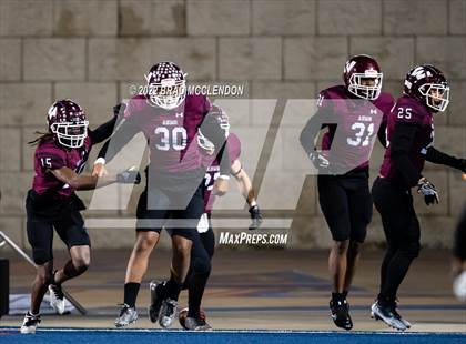 Thumbnail 3 in Horn vs Wylie (UIL 6A D1 Bi-District Playoff) photogallery.